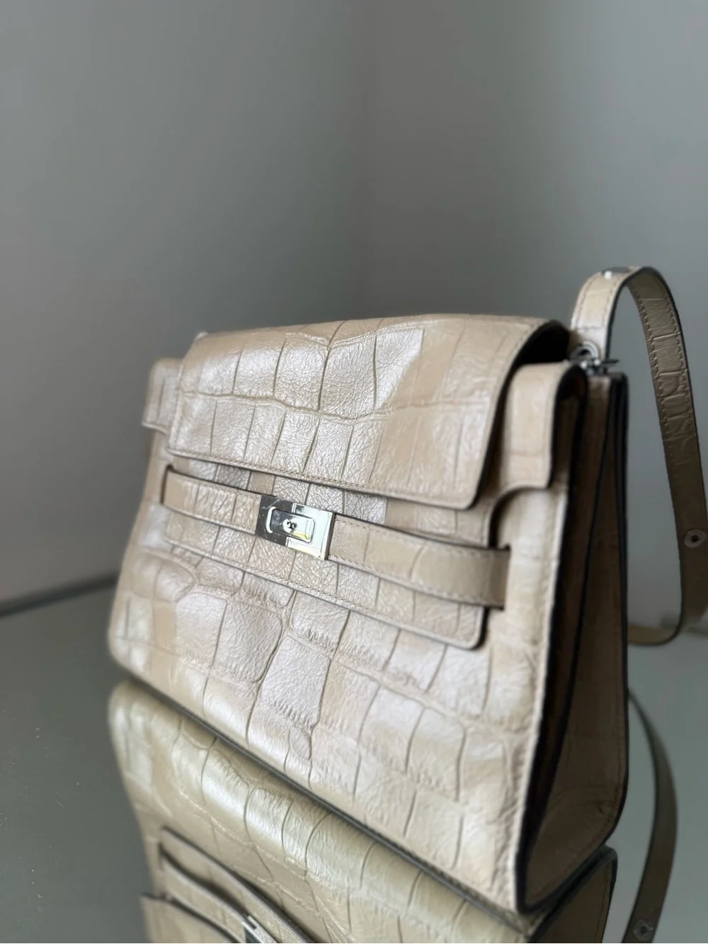 Tory Burch bag excellent